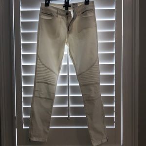 White Forever 21 jeans with ruffles on legs